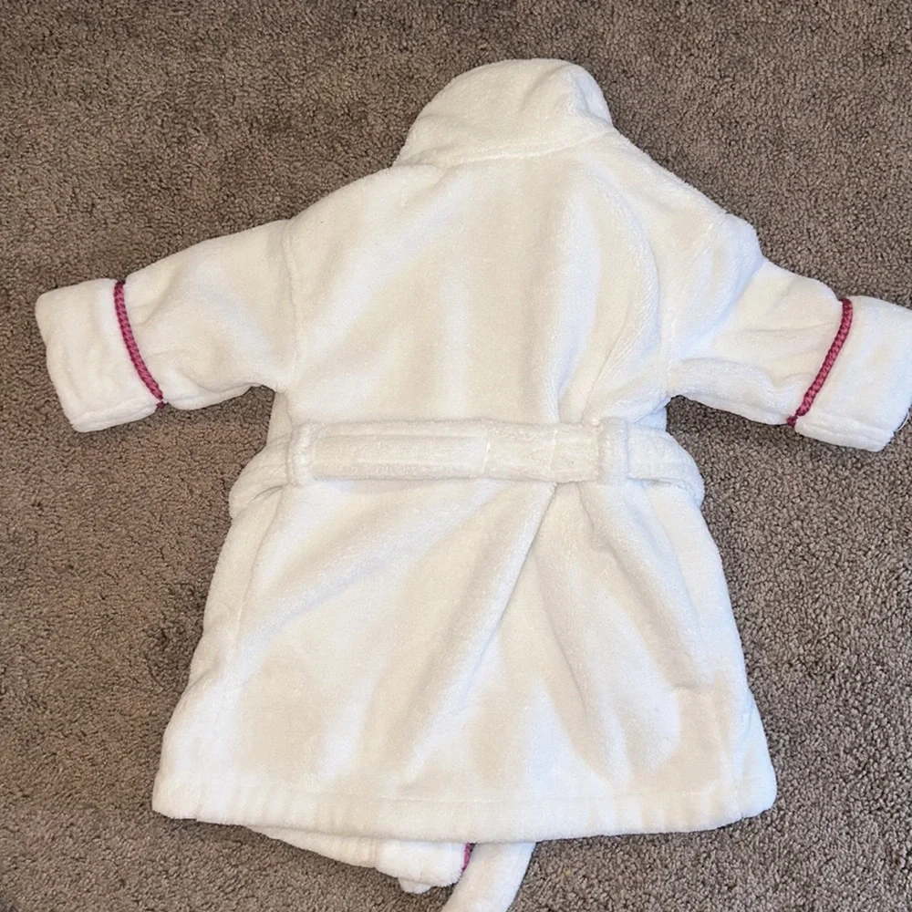 “Sienna” Red envelope plush embroidered baby robe size 12/18m
